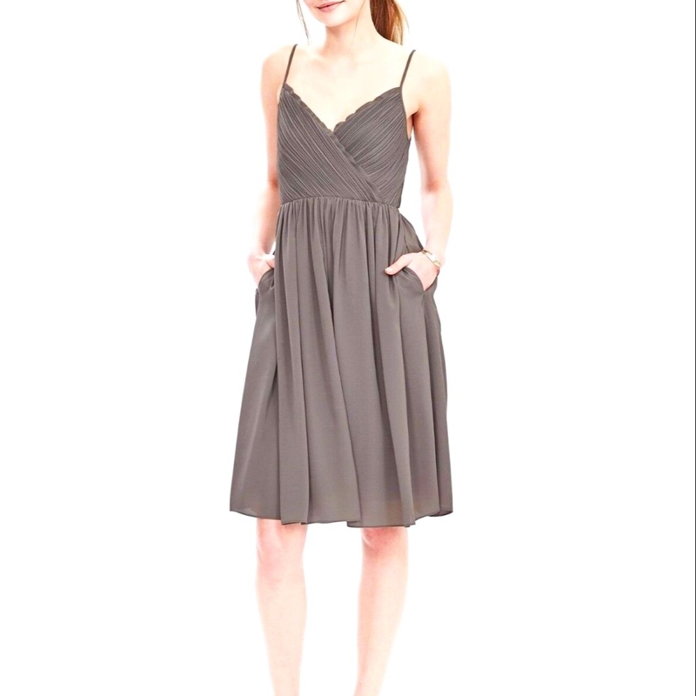 Banana Republic Spaghetti Pleated Cross V  Neck Flare Summer Sleeveless Dress 2P